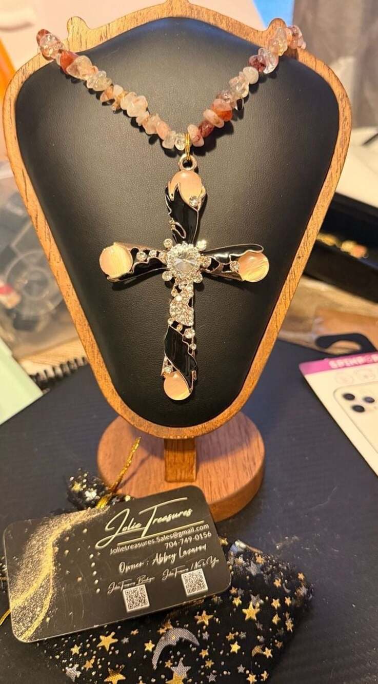 Crystal Cat's Eye Black cross necklacd